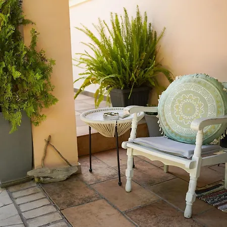 Arilia Country Danilia