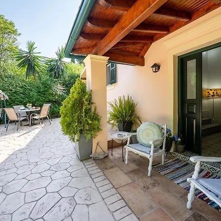 Arilia Country * Danilia