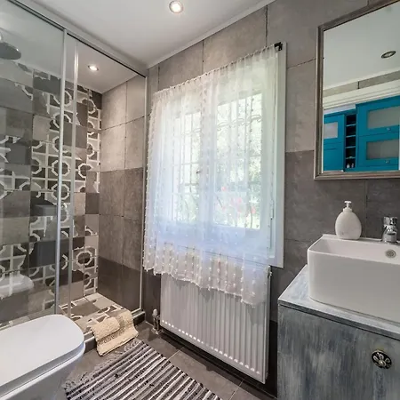 Arilia Country Danilia